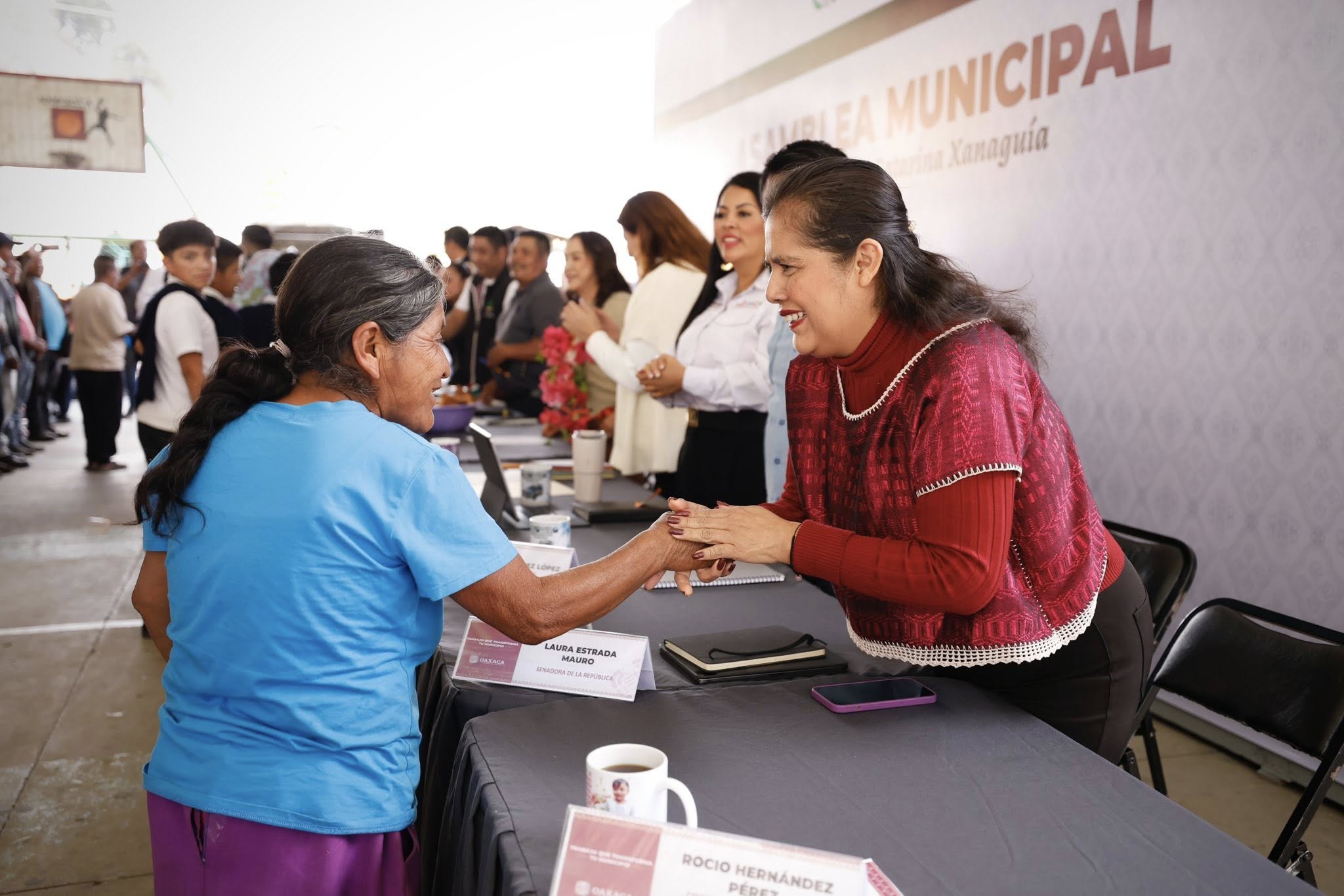 Laura Estrada en asamblea municipal